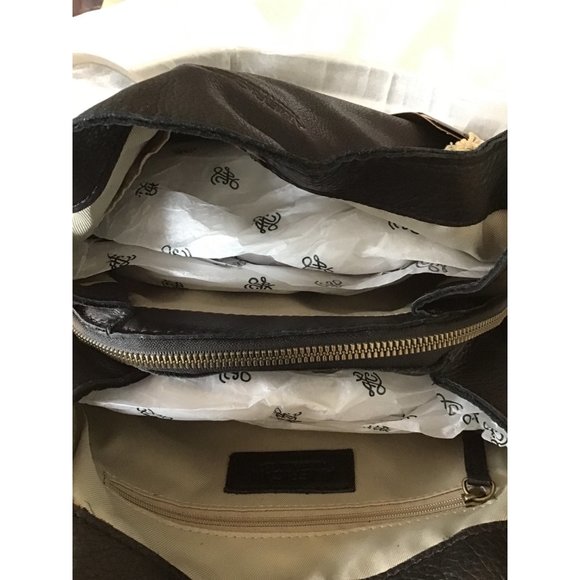 NWT AMERICAN LTHR COMPNY BLK SHLDR SHPR. Sold. 1 available see closet. - Picture 8 of 11